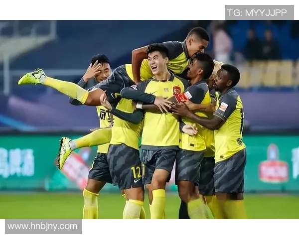 成都足球队整体压制战术解析与未来发展展望