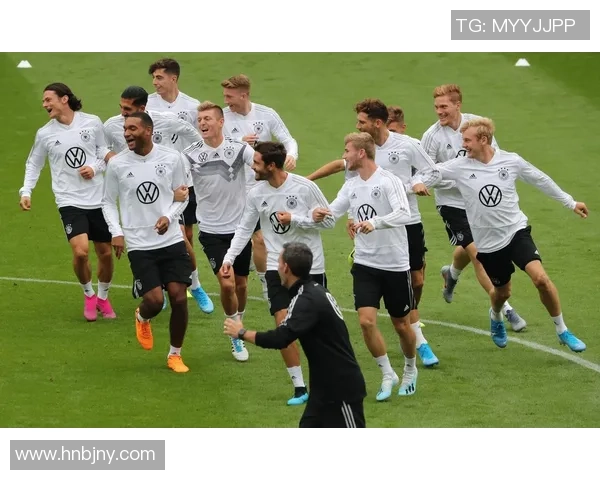 成都足球队在欧锦赛中的团队协作表现分析与点评 成都足球队在欧锦赛中的团队协作表现分析与点评