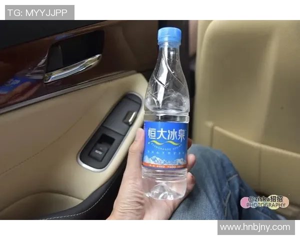 探秘足球明星的衣服尺码背后故事与时尚选择分析