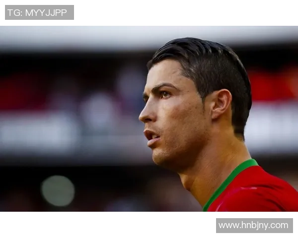 揭秘哪个足球明星因其领导风范被称为老板的背后故事与成就